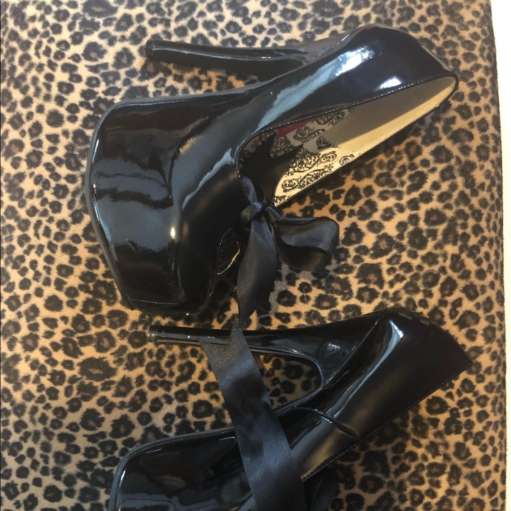 Sexy black heels
